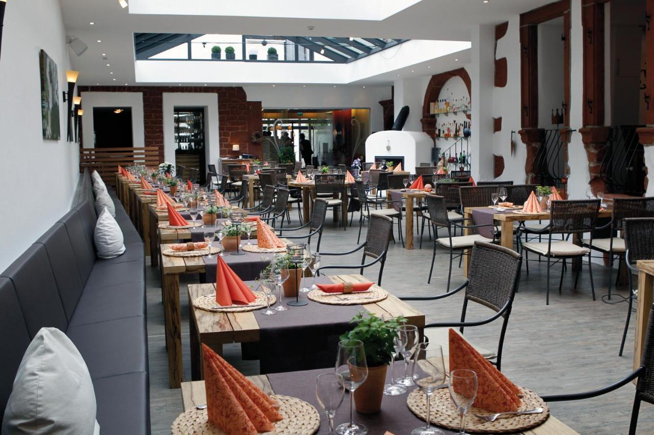 Hotel-Restaurant Pfaelzer Hof Эденкобен Экстерьер фото