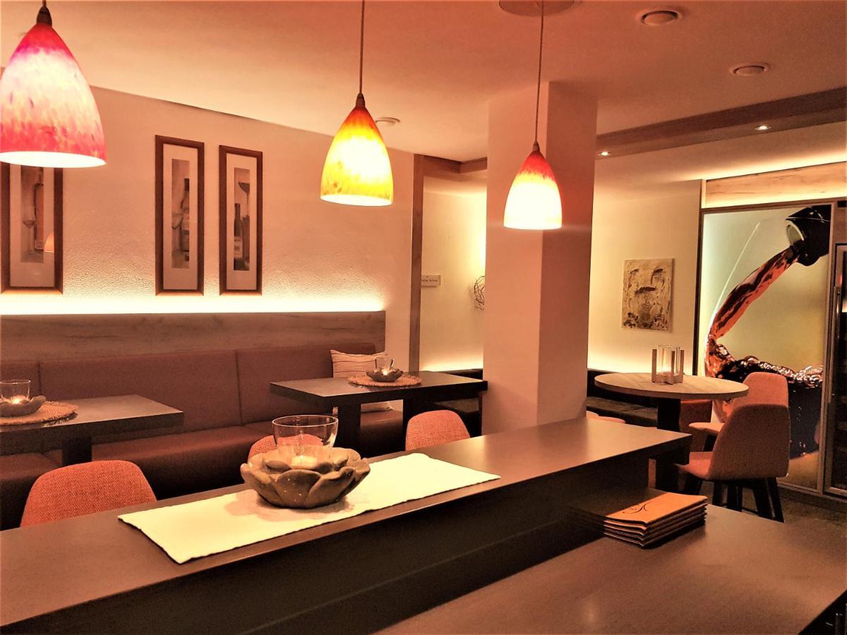 Hotel-Restaurant Pfaelzer Hof Эденкобен Экстерьер фото