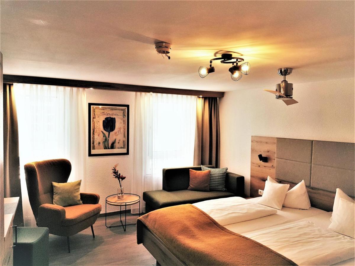 Hotel-Restaurant Pfaelzer Hof Эденкобен Экстерьер фото