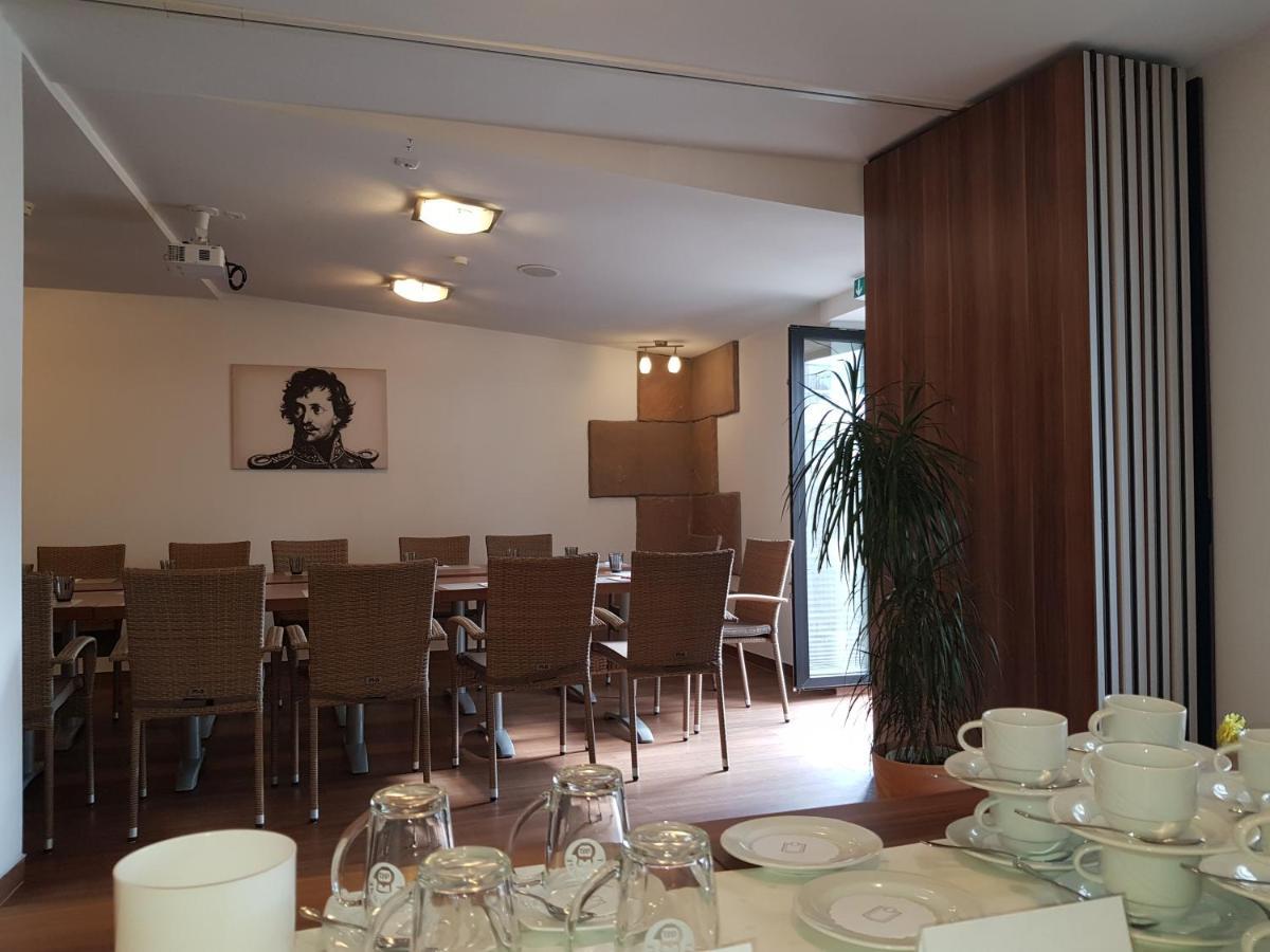 Hotel-Restaurant Pfaelzer Hof Эденкобен Экстерьер фото