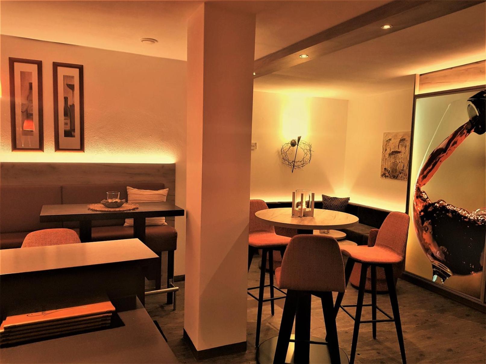 Hotel-Restaurant Pfaelzer Hof Эденкобен Экстерьер фото
