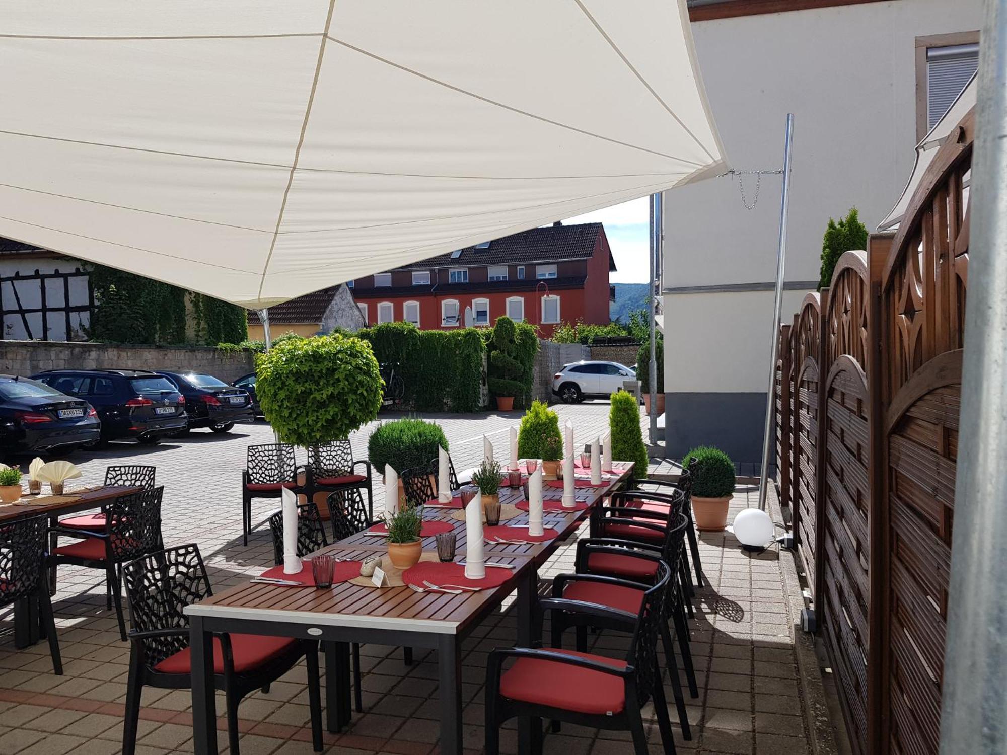 Hotel-Restaurant Pfaelzer Hof Эденкобен Экстерьер фото