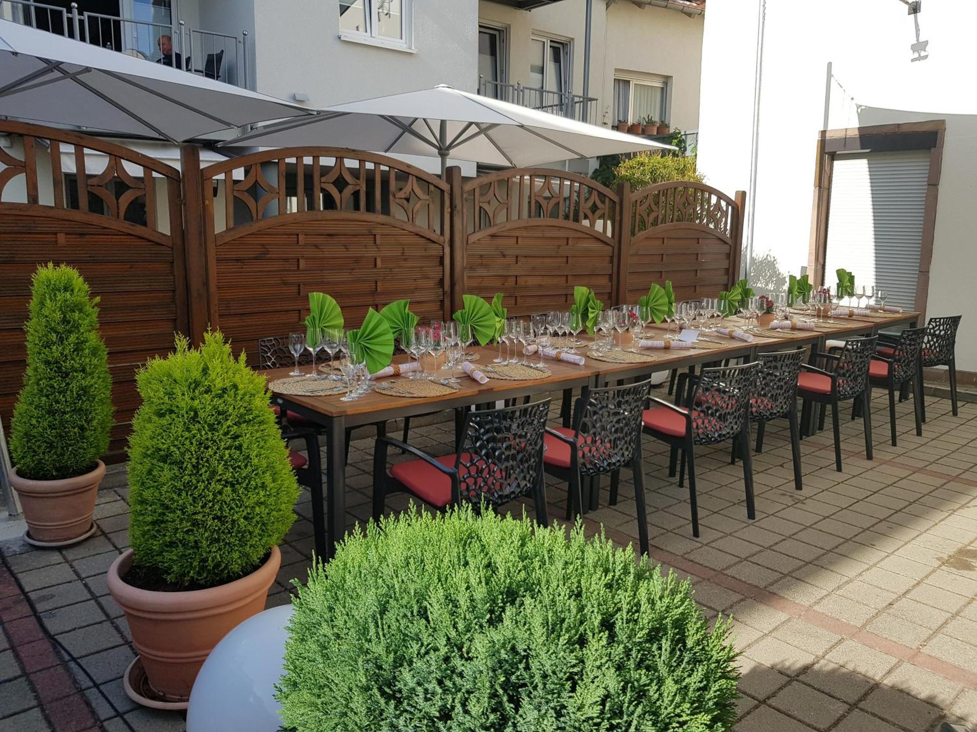 Hotel-Restaurant Pfaelzer Hof Эденкобен Экстерьер фото