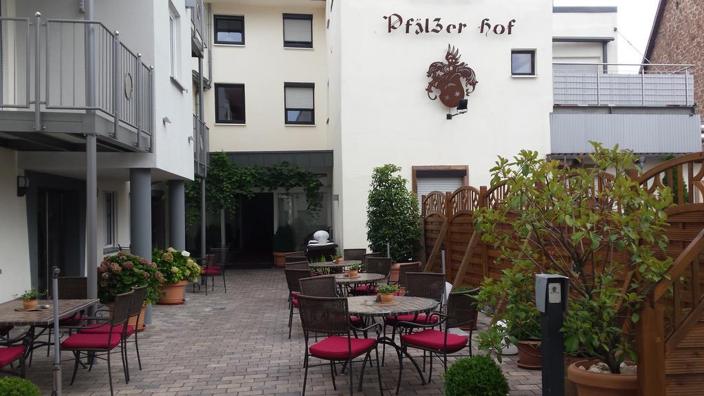 Hotel-Restaurant Pfaelzer Hof Эденкобен Экстерьер фото