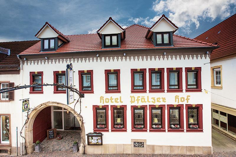 Hotel-Restaurant Pfaelzer Hof Эденкобен Экстерьер фото