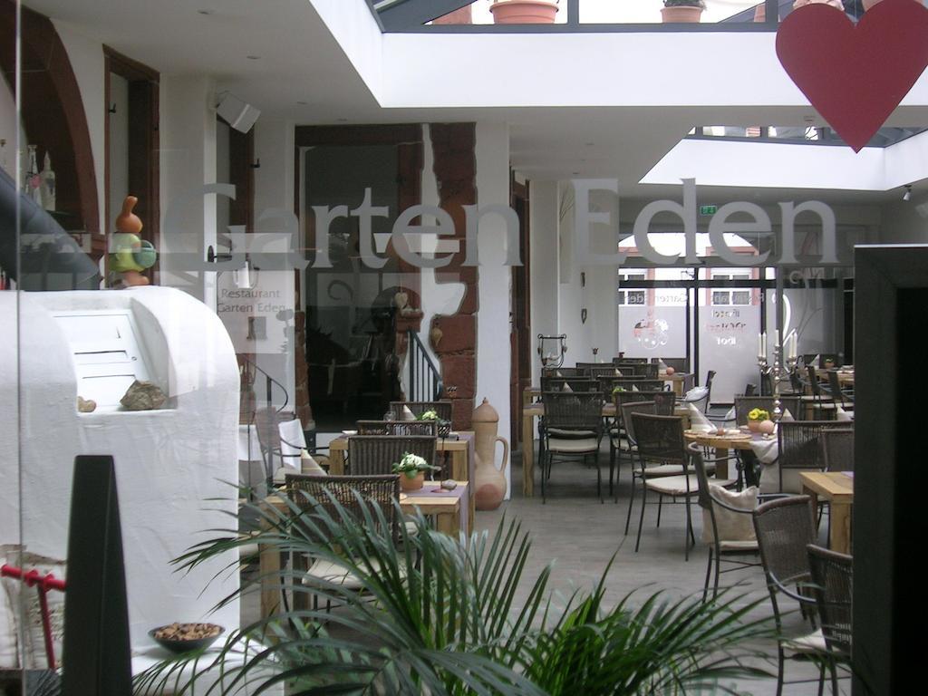 Hotel-Restaurant Pfaelzer Hof Эденкобен Экстерьер фото